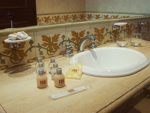 Marqués De Tojo Hotel